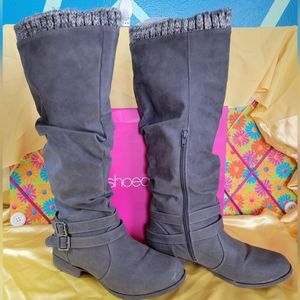 Pillar flat boot